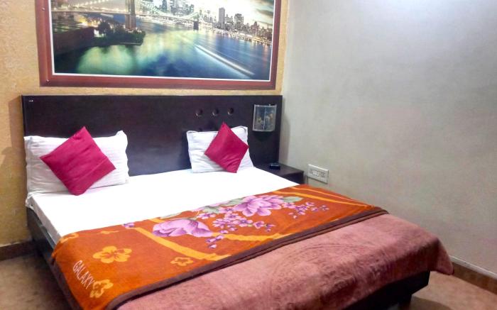 Yash Guest House @1 Min Walk Nizamudin Railway Stn