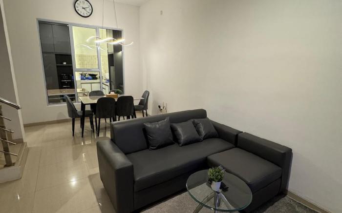 Monde Residence Block L Number 8
