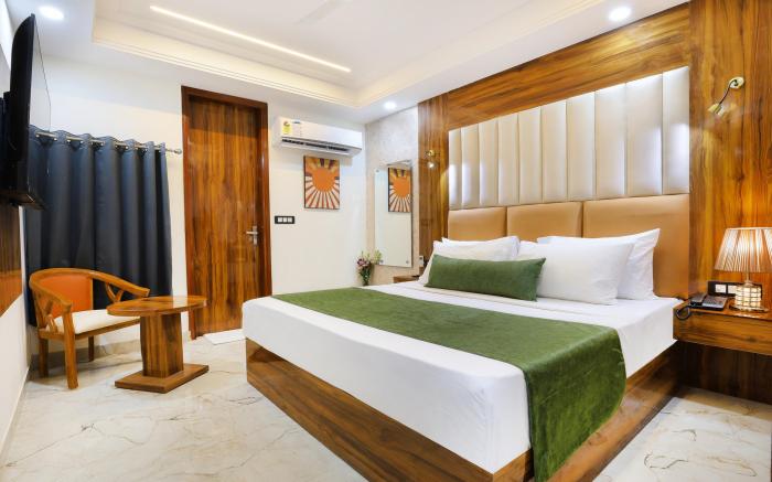 Opo Essential Delhi Airport,Free one way Airport Convey