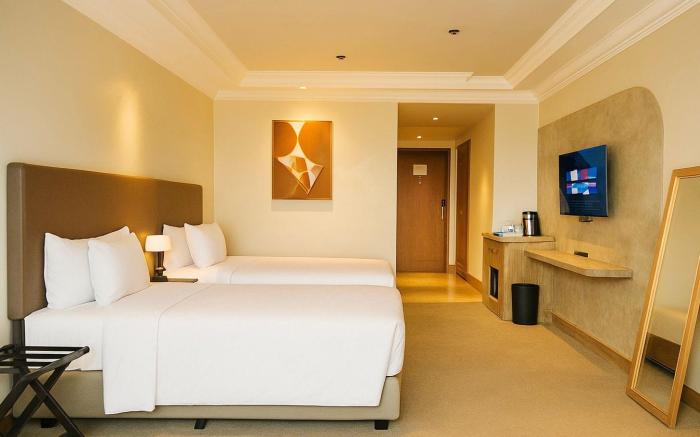 Vermillion Hotel