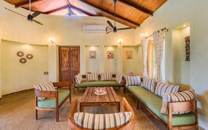 CosmicStays Joshet A Mediterranean Farmstay  