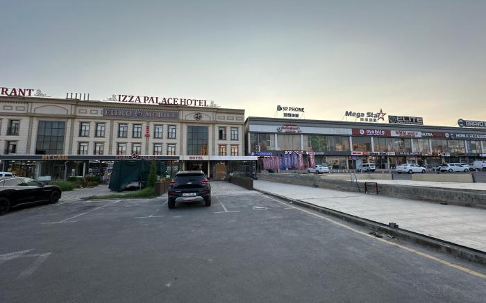 IZZA PALACE HOTEL