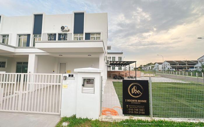A27 Royal Dato Onn 2 Party House Corner Lot
