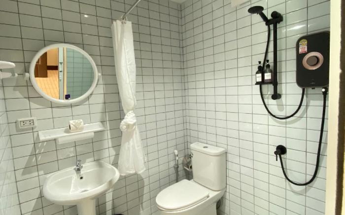 The Golden Beach Resort Naiyang