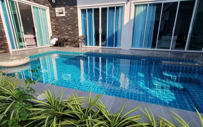 Aranya pool villa