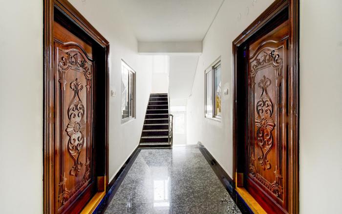 Collection O DLF CyberCity Hyderabad Formerly Key Suites