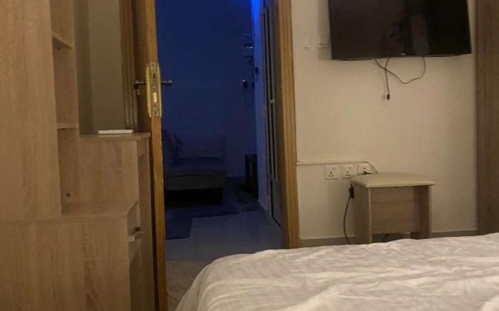 Classy & Private Studio Self Check-in 102