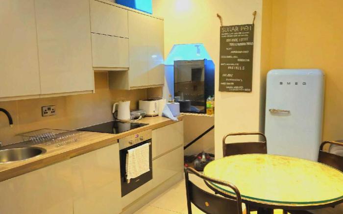 Central 2Bedroom Apartment with Terrace and Garage