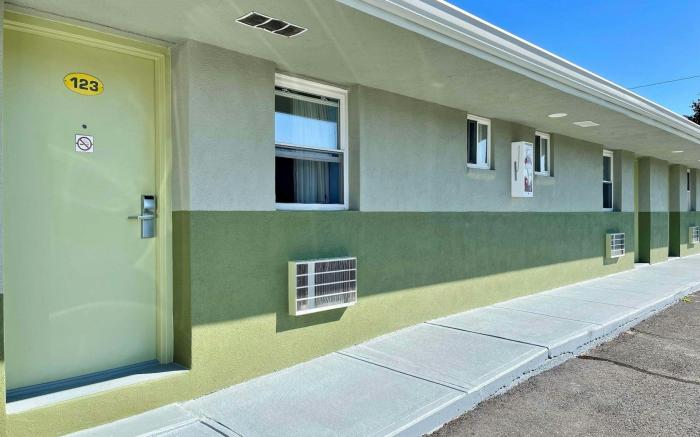 Red Carpet Inn and Suites Wrightstown