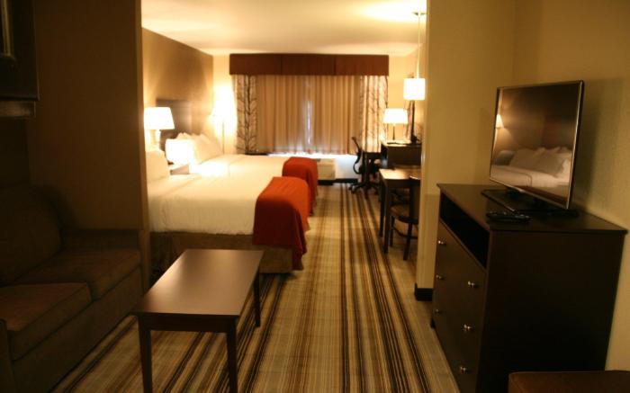 Holiday Inn Express & Suites Nevada By IHG