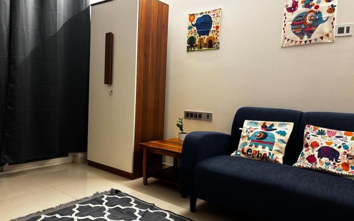 The Blue Leaf -Pvt. Studio Apt.