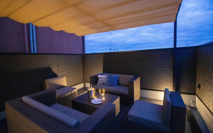Entire Villa  Rooftop Jacuzzi  Luxurious Private