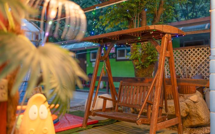 Gapyeong Hwang Jeong-min Glamping Auto Camping