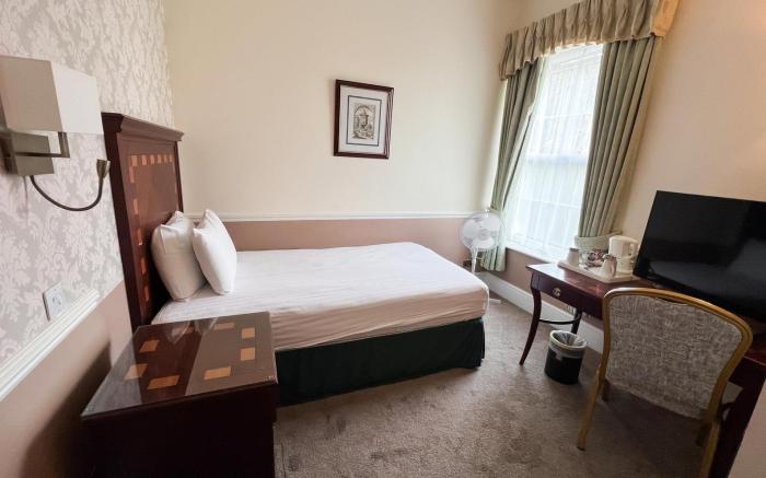 Manor Of Groves Hotel