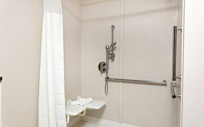 Fairfield by Marriott Inn & Suites Port Clinton Waterfront