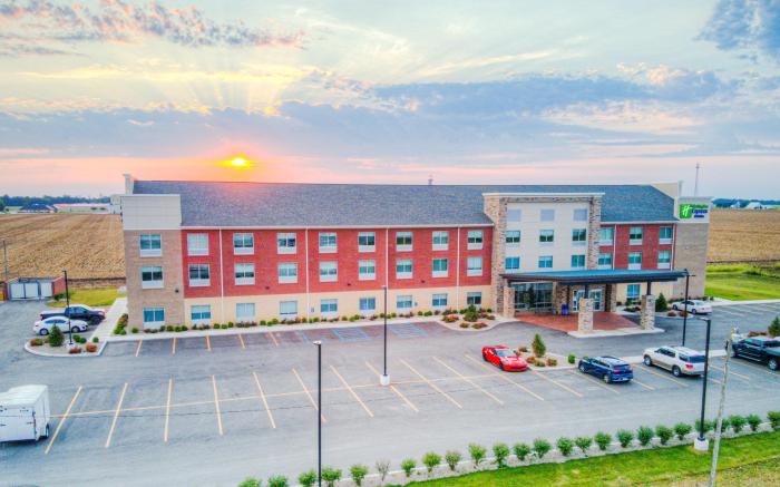Holiday Inn Express and Suites Remington By IHG