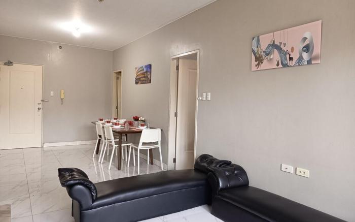 Condo MOA w/ pool access WS1205