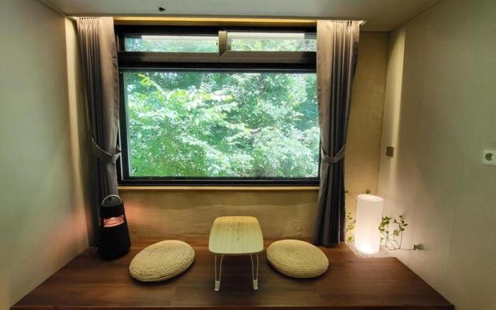 Sokcho Floating Whale Seorak Dojeok Waterfall Stay