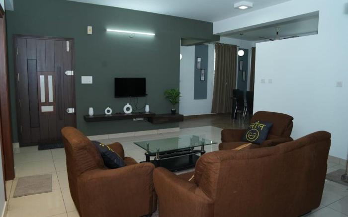 Snooze Living Westford | 3BHK AC 3km to Manyata