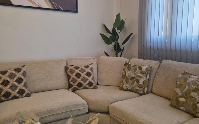 Glams one bed luxury apartment 