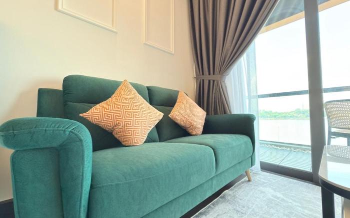 Tide Seaview Studiounit at R&F SeineRegion By ANJU