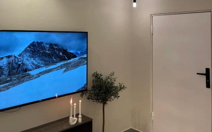 استديو بموقع مميز ودخول ذاتي