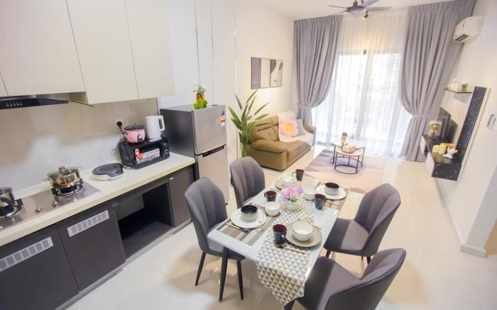 Danga Bay Cozy Home Away Central of JB -By The One