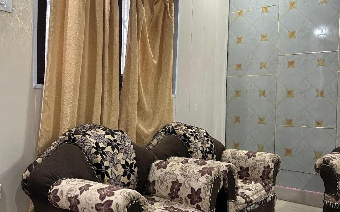 Anushri Lodge And Restaurants