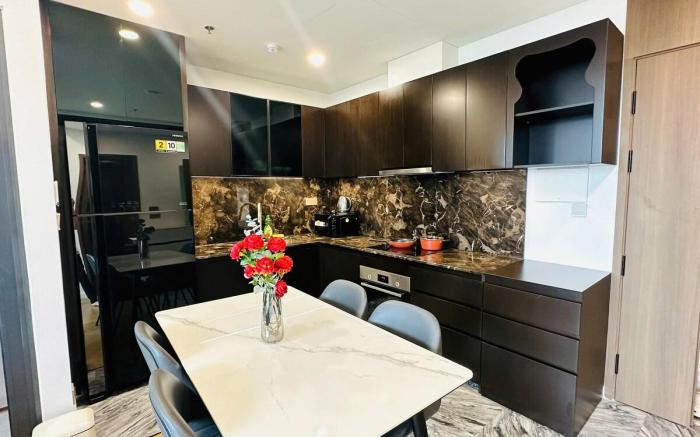 Luxury 1br Lumiere Riverside in District2 gym pool