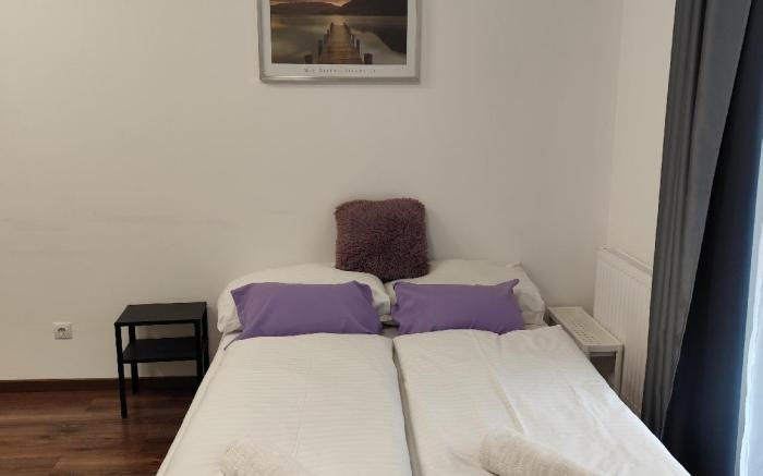Metropolitan Cozy w AC on Bacsó Street By NW