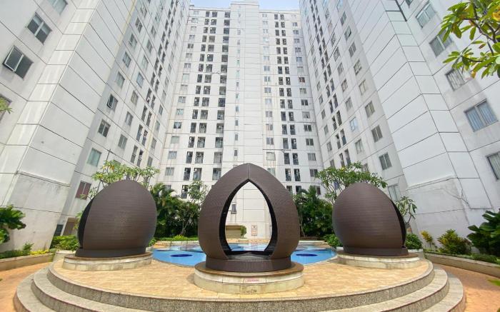 Good Deal Homey 2BR Apt Bassura City By Travelio