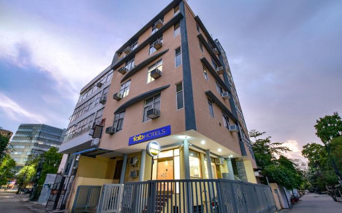 FabHotel Silver Stay 04