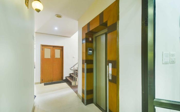 Townhouse Oak Malviya Nagar Fortis Hospital