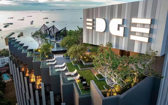 Studio Sky Pool@Edge Central Pattaya A4 NO TV