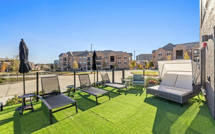 Sandman Signature Dallas Las Colinas Hotel & Suites