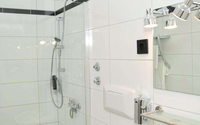 Serene Retreat in Bad Salzuflen Cozy Guest Room with 1500m Grounds 206