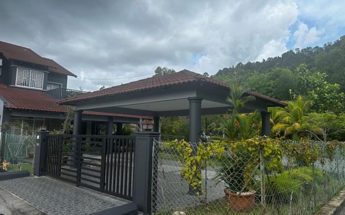 The Deck Homestay & Event House