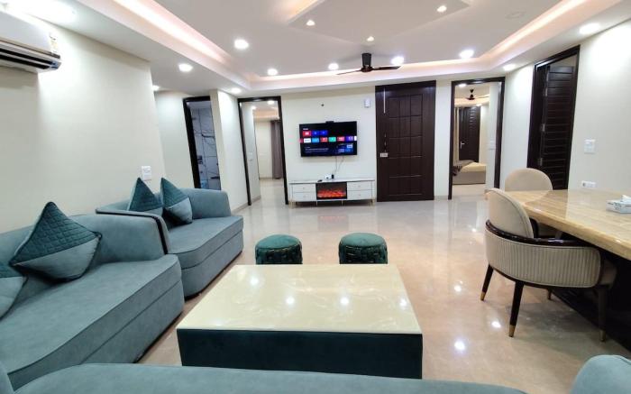 Homlee-Virasat 3BHK Flat Central DEL-Lift-Parking