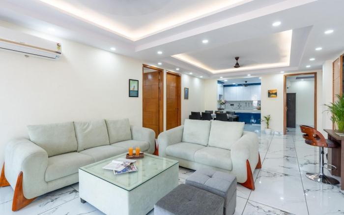 Homlee-Classic 4BHK Flat Central DEL-Lift-Parking