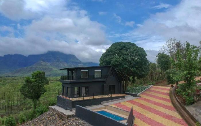 Midnight Alpine 2 BHK by Stay Serene Luxury