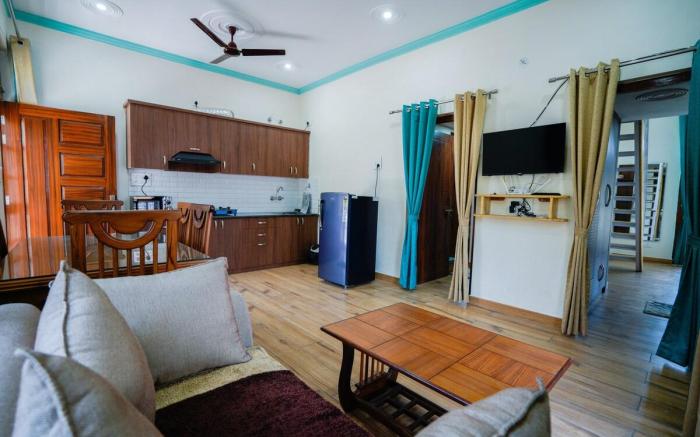 Casa De Fortuna –A| 2BHK |FF| Bhimtal by Homeyhuts