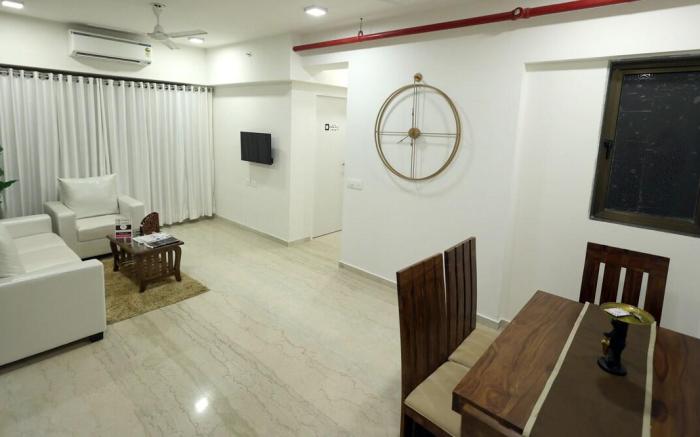 Plush 3 bedroom near Hiranandani Hospital Powai