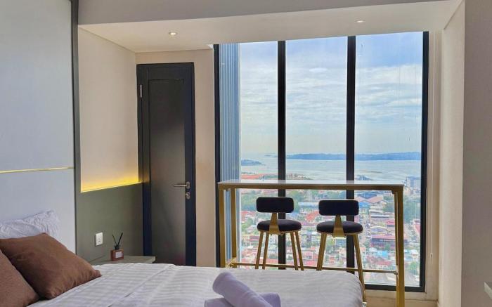 Pollux Habibie Lvl 28 SeaView Studio w/Gym&Netflix