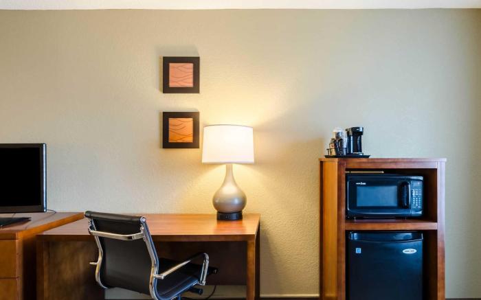Comfort Inn Randolph - Boston