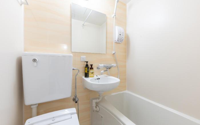  BRACKETS HOTEL Osaka Hommachi