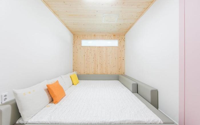 Geoje Ddo Wa Re Kids Pool Villa