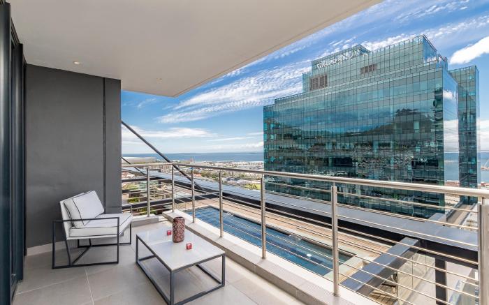 16 On Bree Superior One Bedroom Apartment