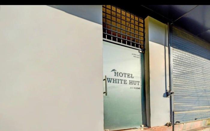 Hotel White Hut