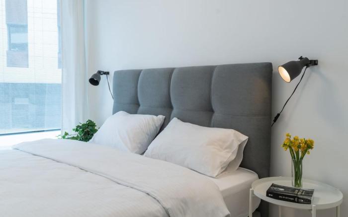 Sunlit Elegant 3BR Stay with Mamad