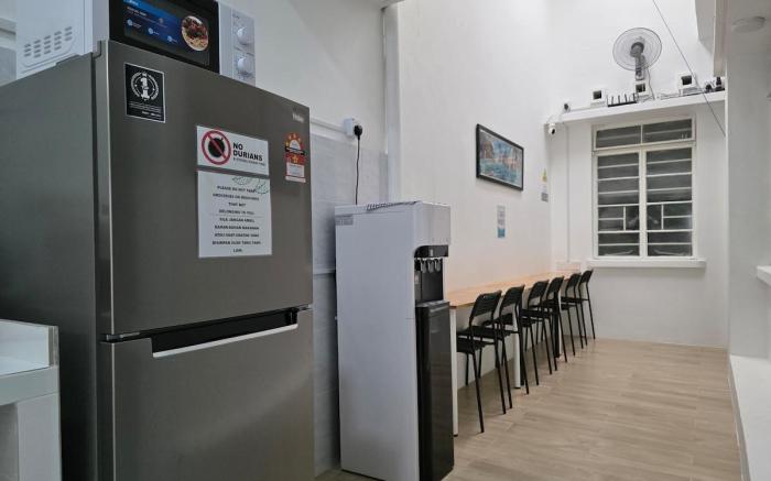 TripleRoom @ JlnBurma Georgetown (shared bathroom)